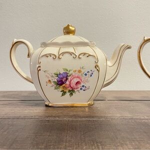 Sadler England Floral Gold-Trimmed Cubed Teapot
